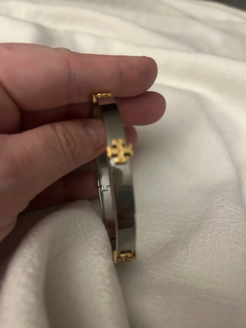 NEW Tory Burch Classic Logo Hinge Bangle Bracelet